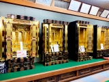 金仏壇もサイズや種類豊富に展示